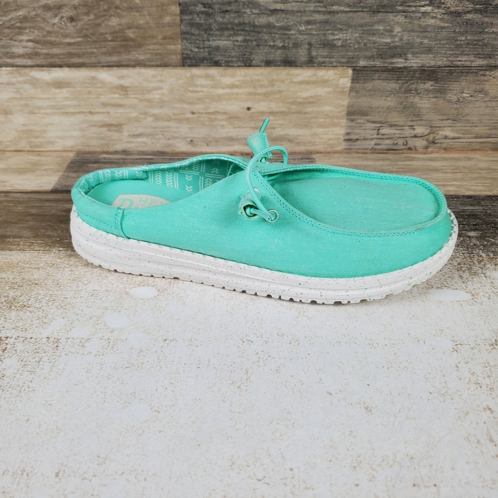 Hey Dude Wendy Slip Stretch Canvas Womens Loafers Sz 7 Cabbage Green Slip On